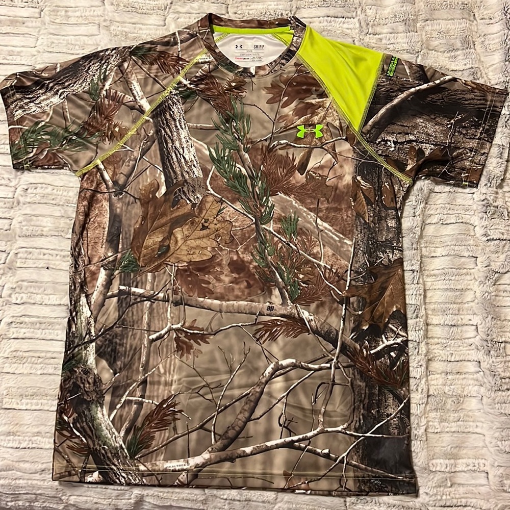 Under Armour • Women’s Shirt
